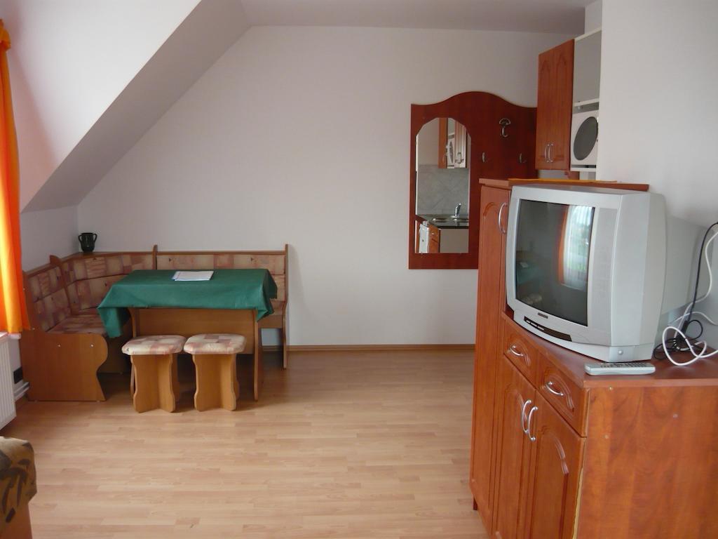 Erika Appartementhaus Keszthely Zimmer foto